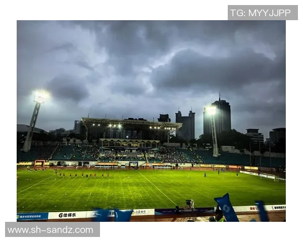 南京足球队的转型之路：从传统到现代的全面革新探索