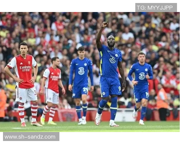 卢卡库:从青涩少年到世界足球明星的辉煌历程与成就解析 卢卡库:从青涩少年到世界足球明星的辉煌历程与成就解析